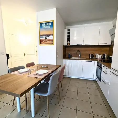 Le Paisible Yourhosthelper באיון